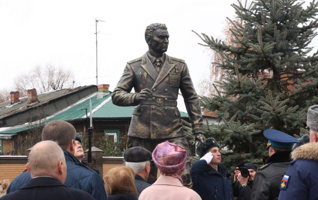 памятник Герою Советского Союза Василию Маргелову